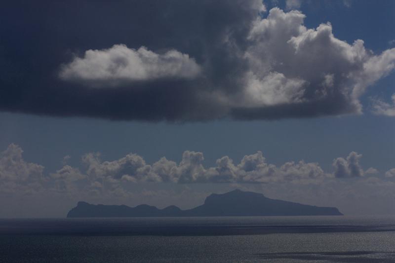 61-Capri vista da Napoli,2 ottobre 2012.JPG